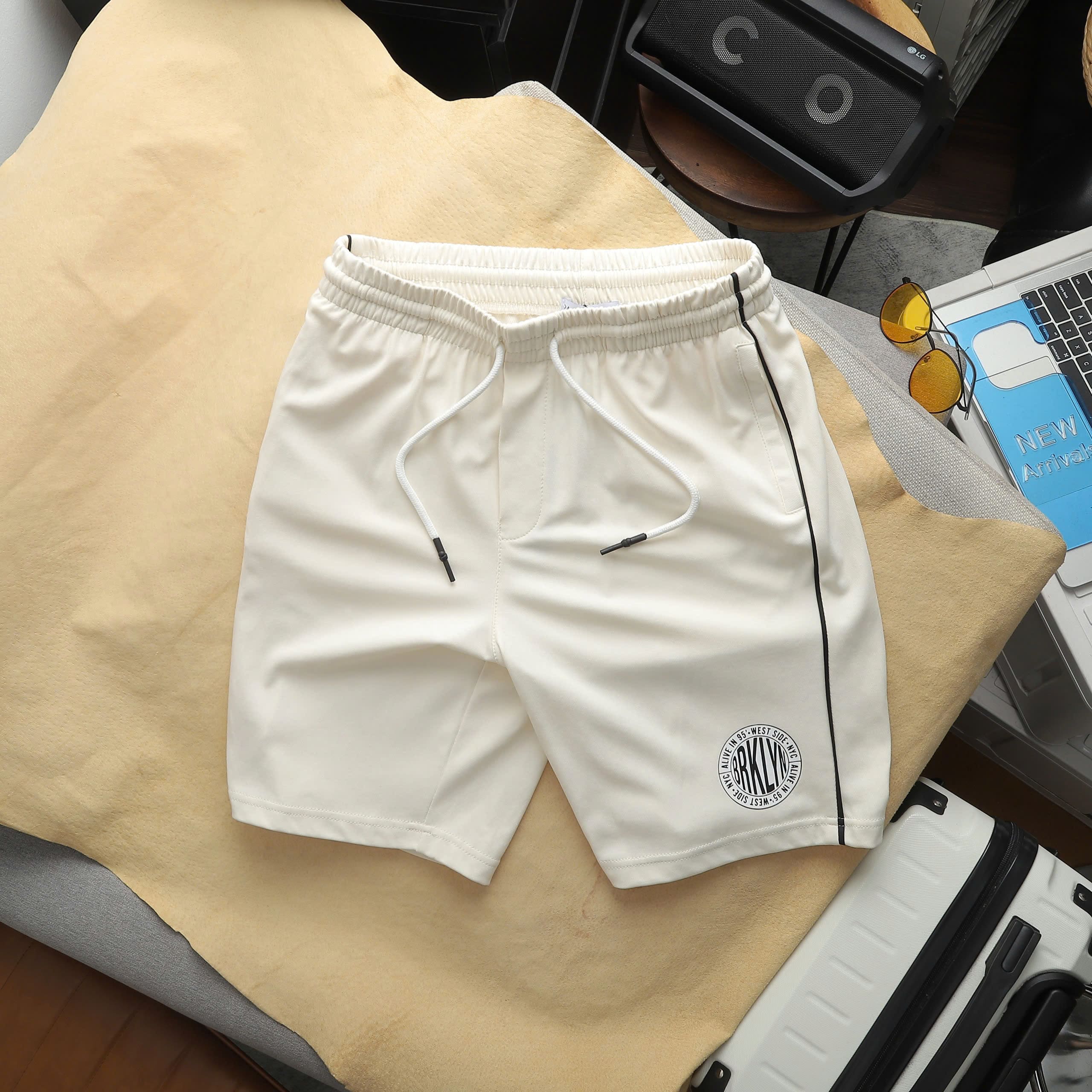 Quan-short-thun-west(5)